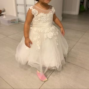 Ivory flower girl dress! Perfect condition.